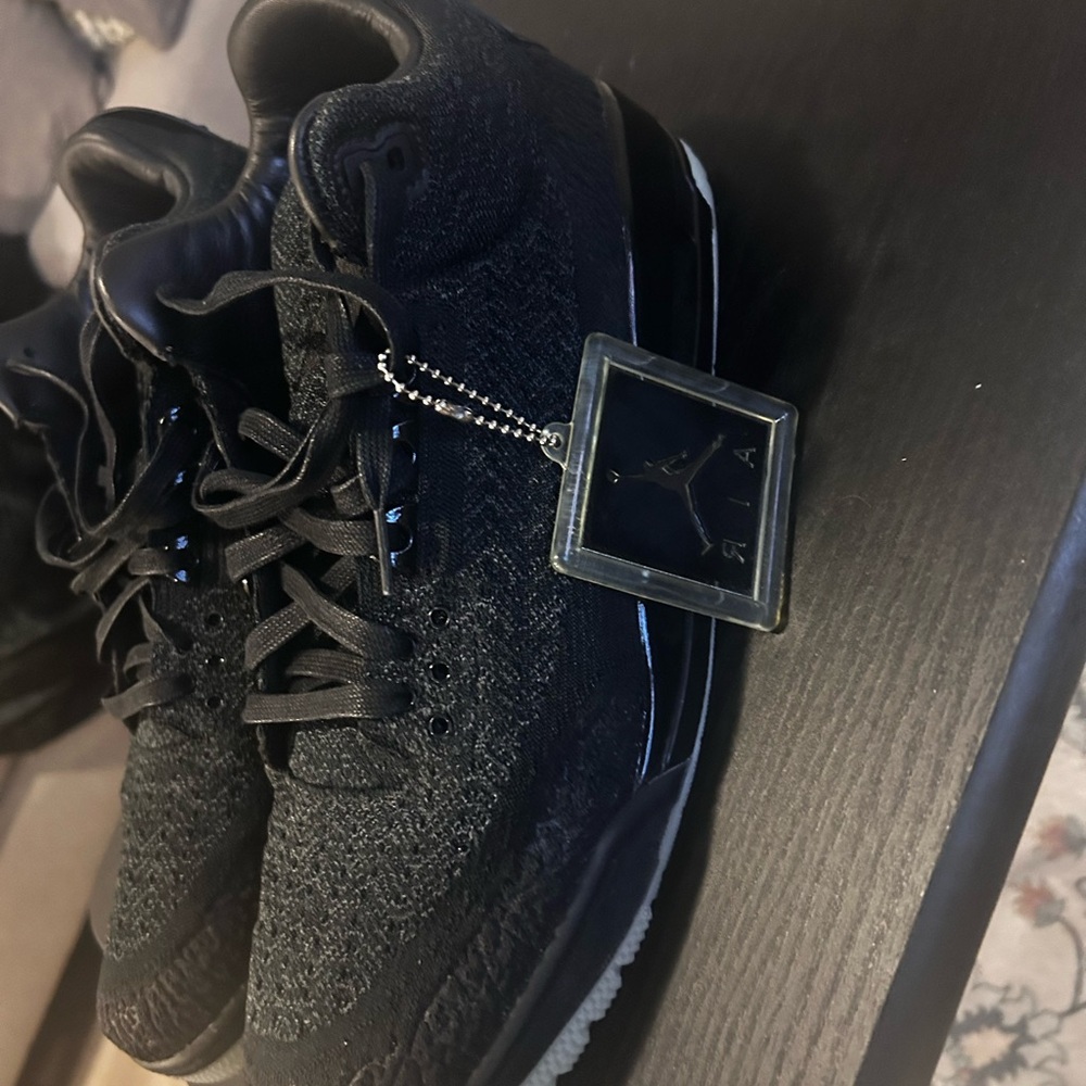 Jordan 3 Retro Flyknit - Picture 4 of 9